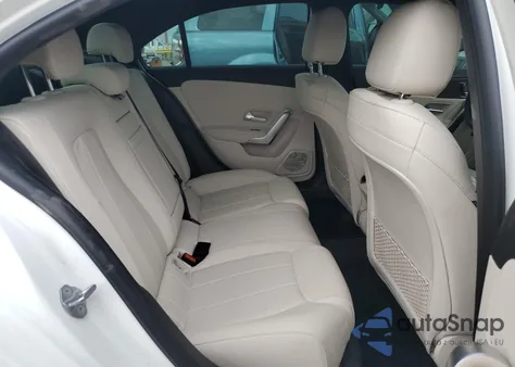 2021 Mercedes-Benz A 220 4Matic z USA, uszkodzony, nr VIN W1K3G4FBXMJ258220